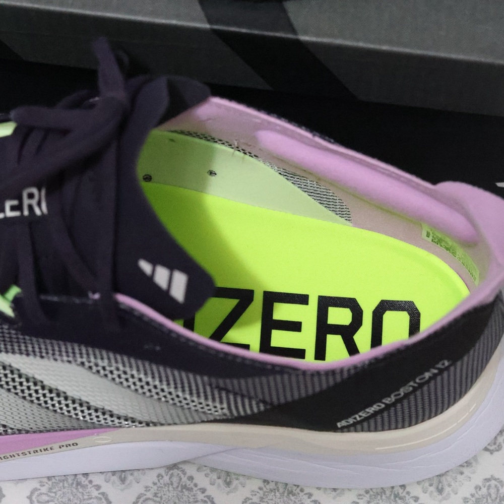 Adidas Adizero Boston 12 IG3319 Running Shoes size 12 Gray Green Pink  Black - Picture 4 of 16